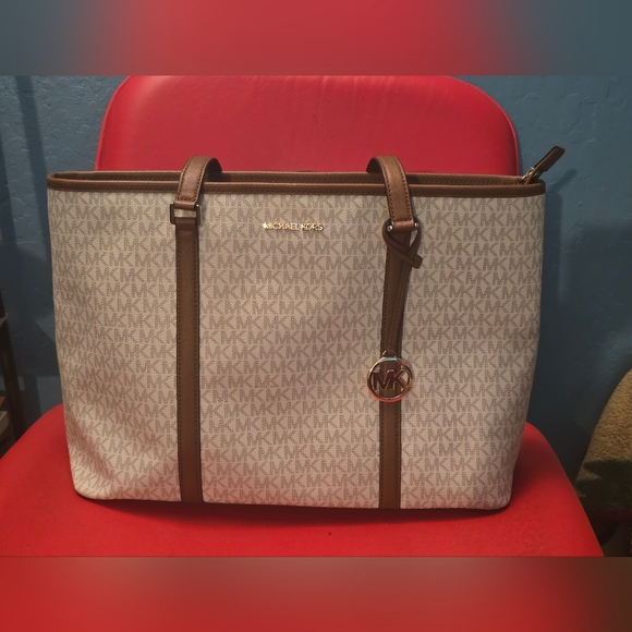 Michael Kors Sady Tote Bag Large Logo Print Top Zip Vanilla & Brown leather